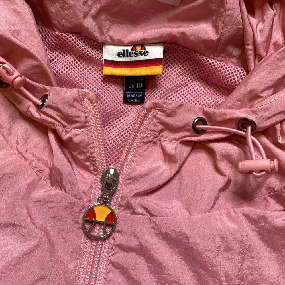 Ellesse Tonvilli Windbreaker Jacket Anorak Hoody Hooded Pink Medium Kangaroo - Picture 6 of 9